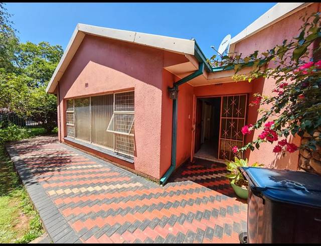 3 BEDROOM HOUSE FOR SALE IN VANDERBIJLPARK SE 7